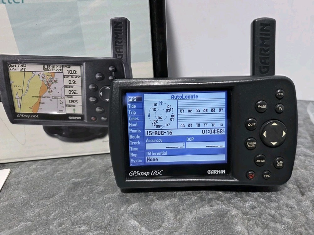 GARMIN GPSMAP 176C Color Marine Chartplotter w/ Cables, Manual, Box, Data Card