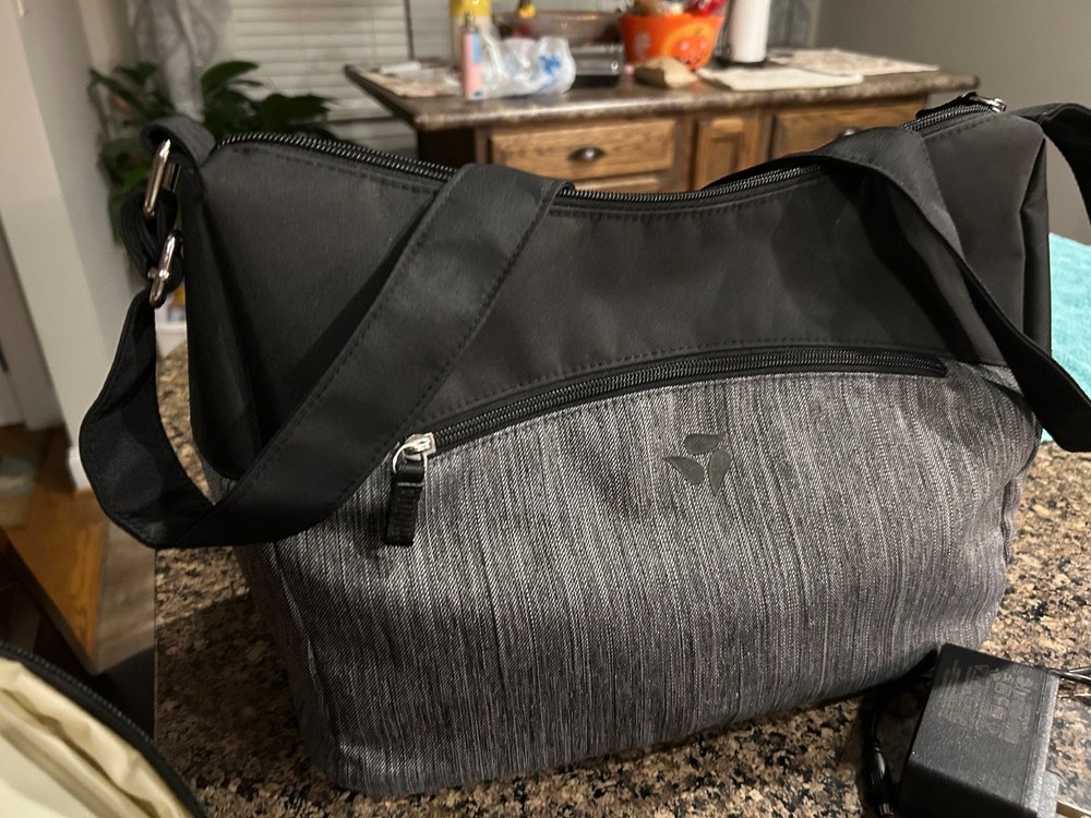 medela breast pump With Carrying Case