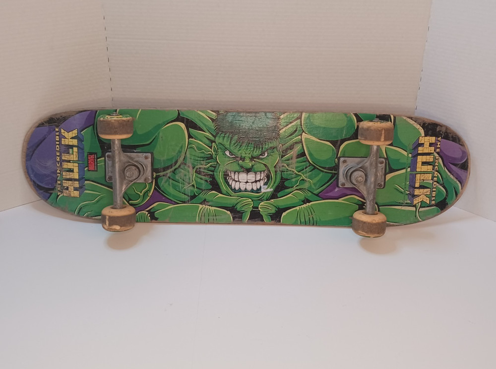 Vintage 2002 Marvel The Incredible Hulk Caution Skateboard Complete