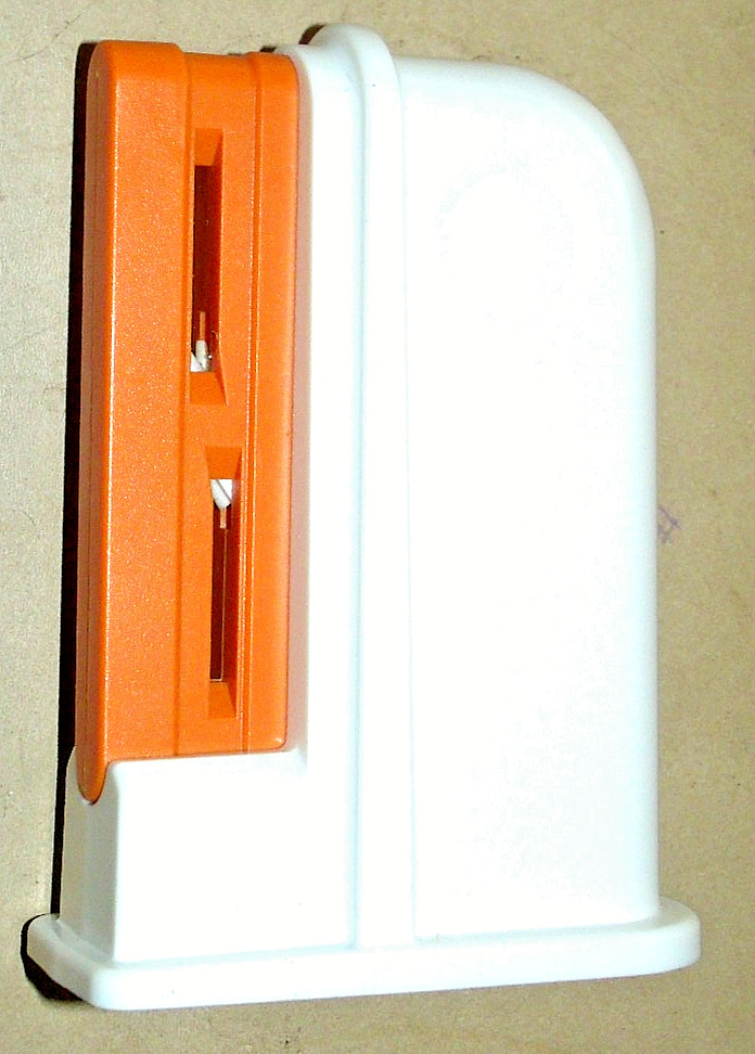 Fiskars 1005137 Scissors Sharpener, 5 1/2 " x 3 1/2 " x 1 1/2 "