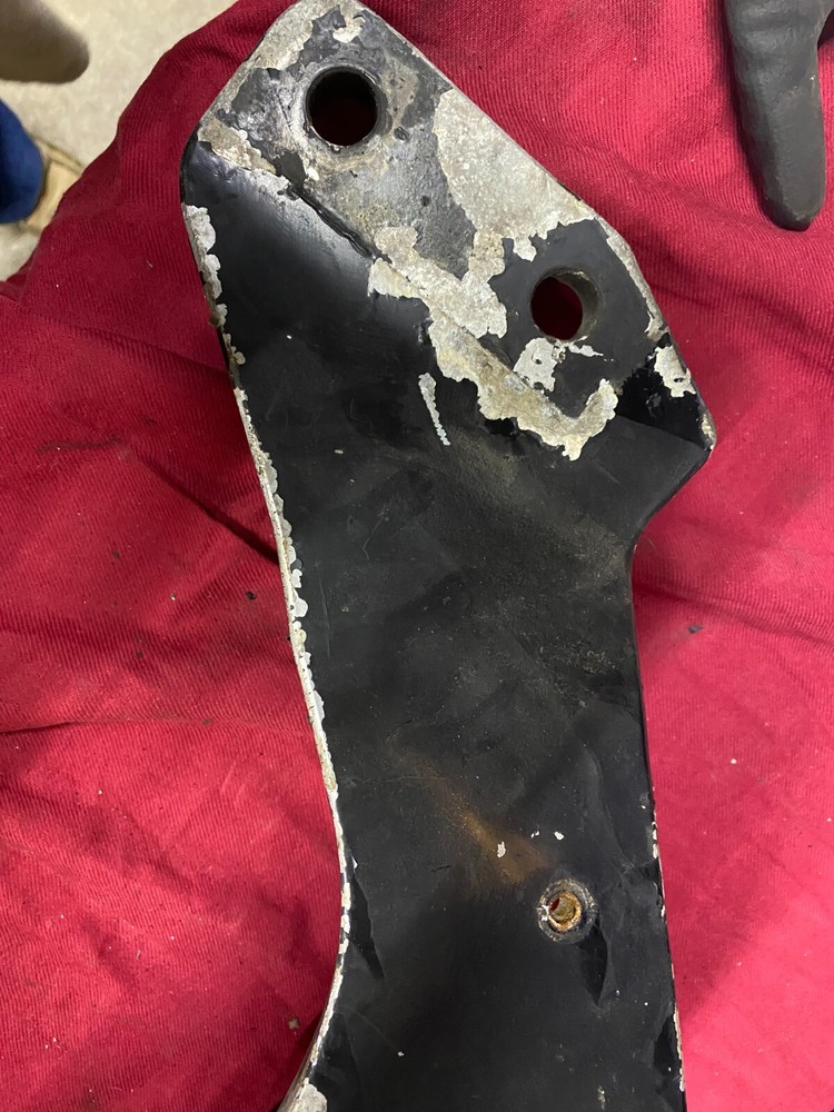 KENWORTH OEM FRONT ENGINE MOUNT K107 778 , HT 173866