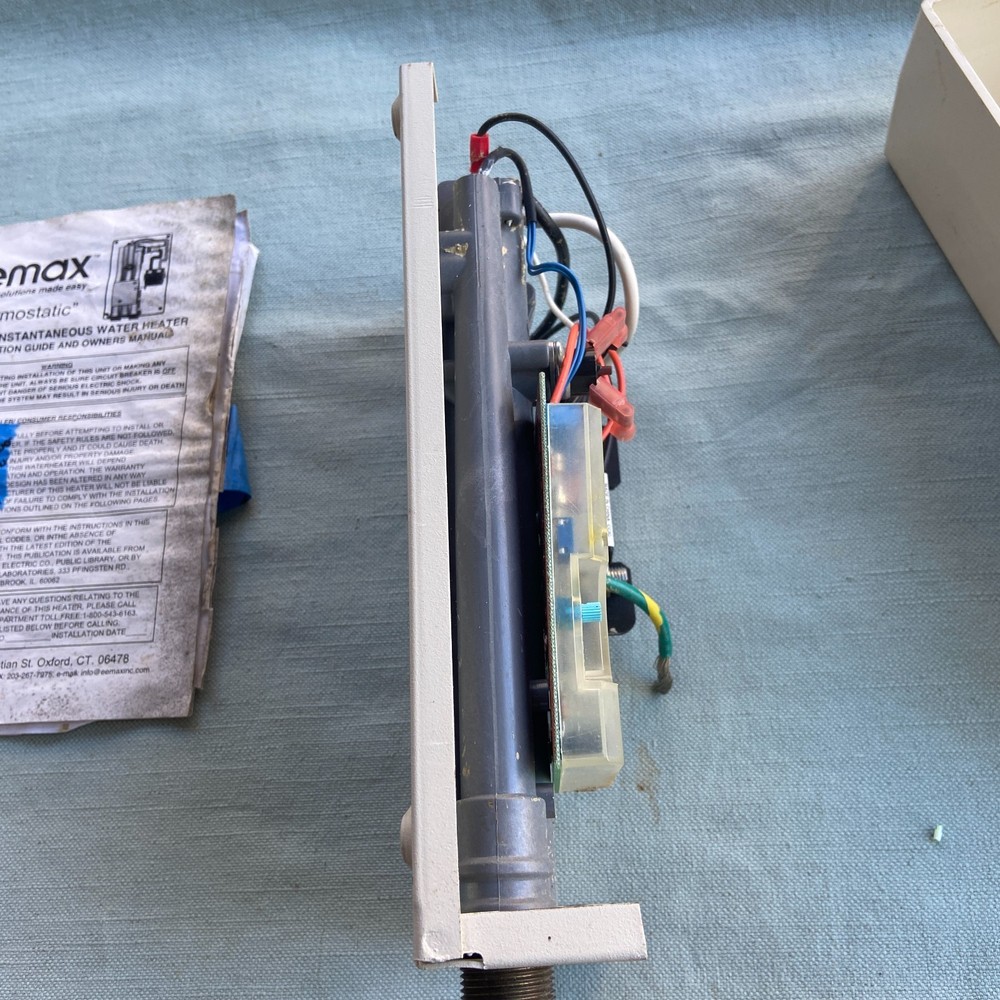 Eemax EX90T-ML Thermostatic Mini Hot Water Heater Tankless Made USA 240V Unused