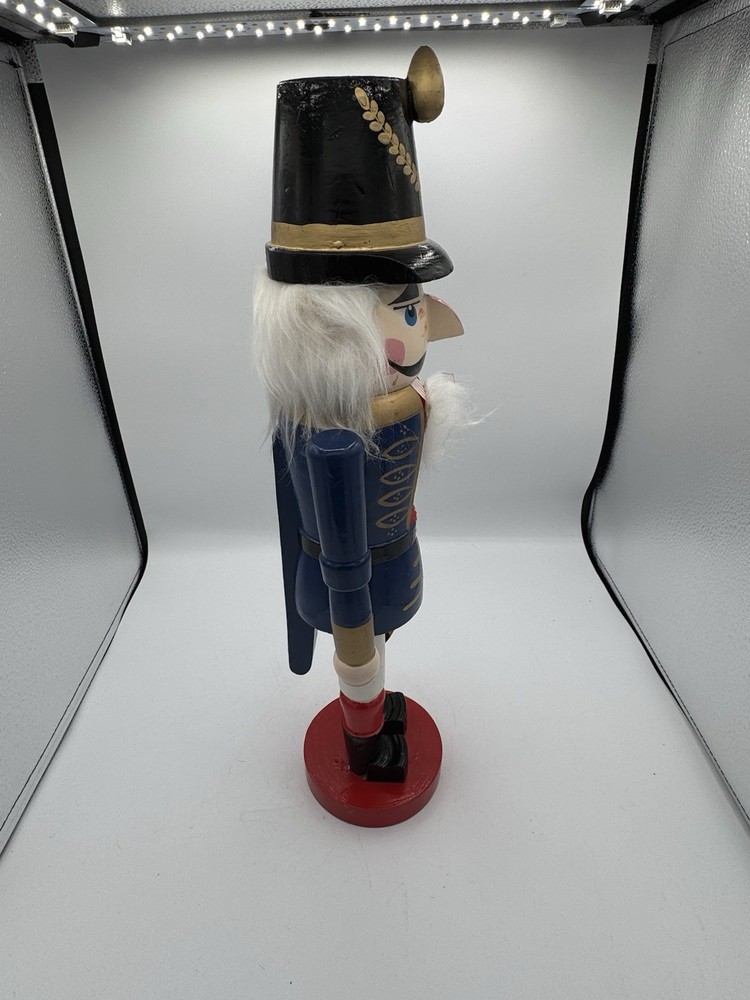 20” Tall Thick Nutcracker Guard