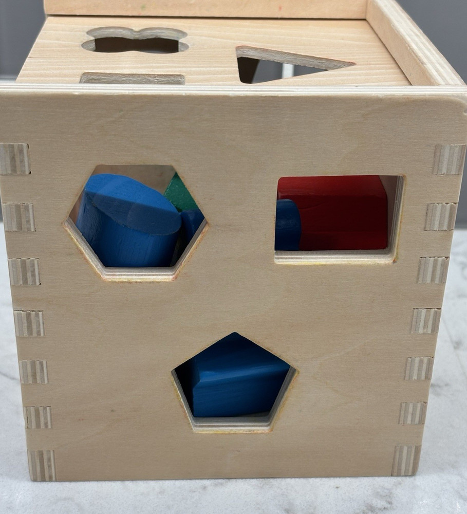 Shape Sorting Cube - Melissa & Doug COMPLETE WITH 12 BLOCKS