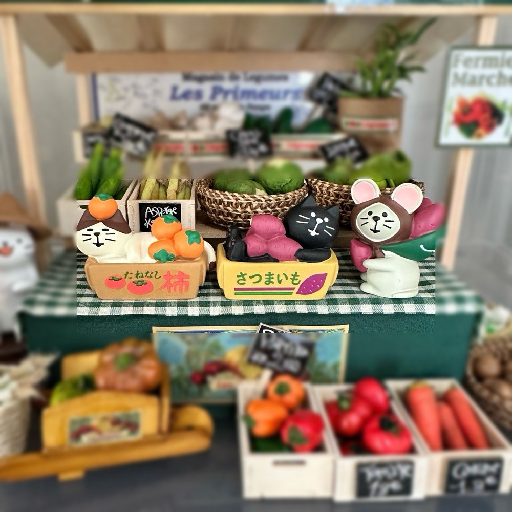 Authentic DECOLE Concombre Sweet Potato Persimmon Cat Miniature Figurines Boxed