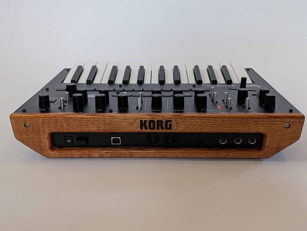 KORG Monologue Mono 25 Key 16 Step Sequencer Synth - WITH DECKSAVER! - CLEAN!