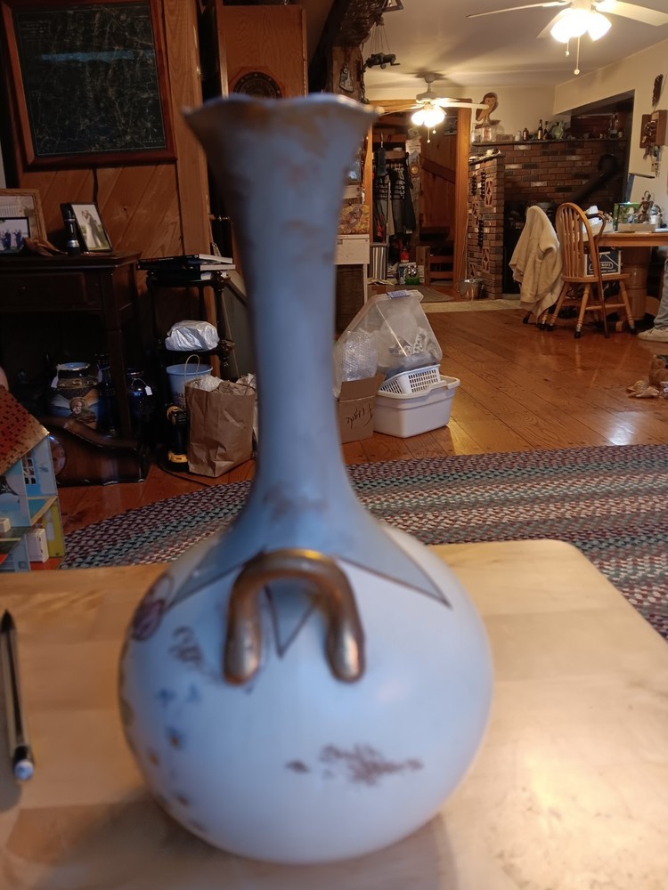 CERAMIC EWER VASE WITH HANDLES. 929