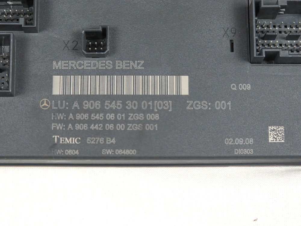 2007 - 2009 Mercedes Dodge Sprinter SAM Control Module Fuse Box A9065453001