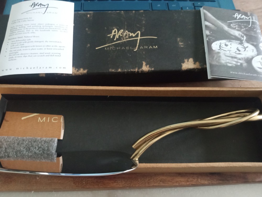 Calla Lily Stainless Steel Cake Server