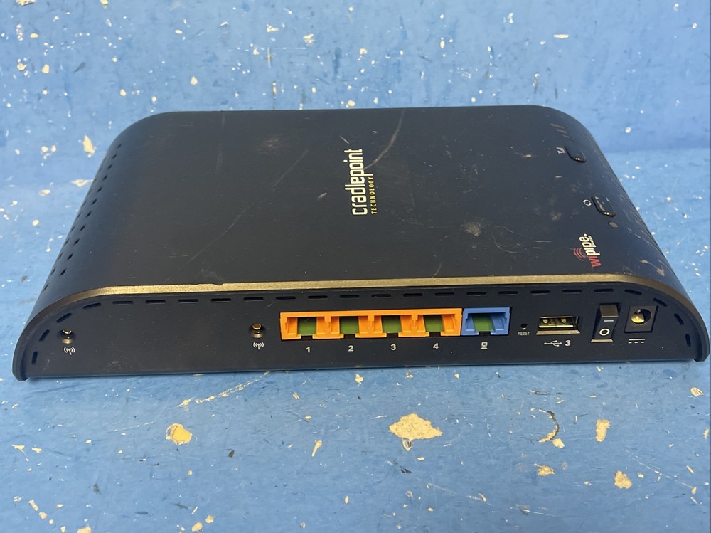 CRADLEPOINT TECHNOLOGY WIPIPE MBR1200 WIRELESS ROUTER