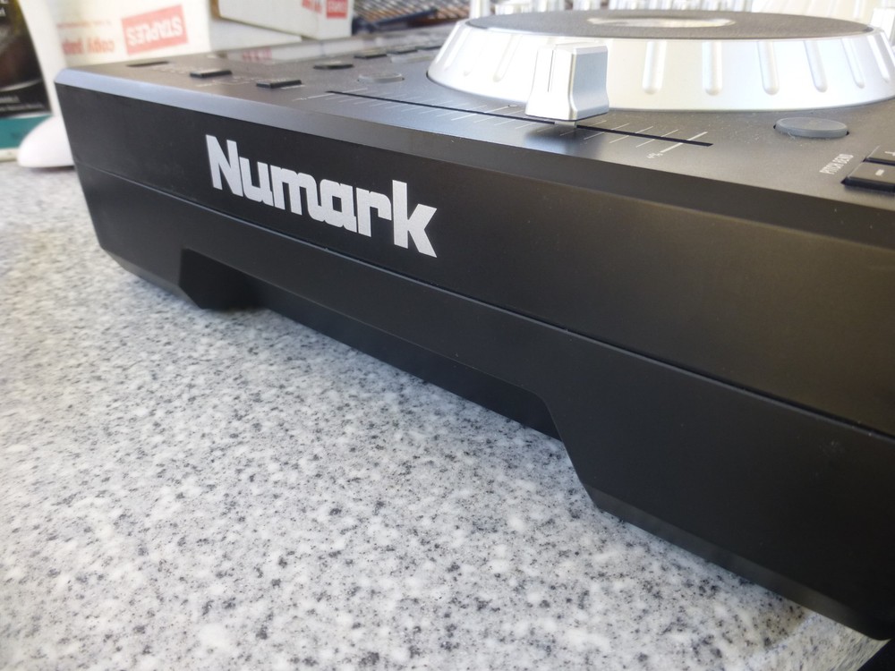 Numark Mixdeck Express Double Deck DJ Controller, USB, CD, MP3, Filter