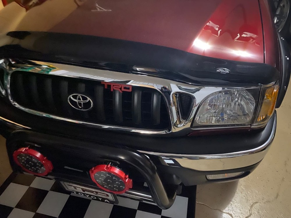 BugFlector II Hood Protector Bug Shield Deflector for 2001-2004 Toyota Tacoma