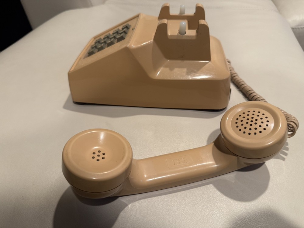Vintage Bell System Push Button Dial Phone Model 2500 DM works