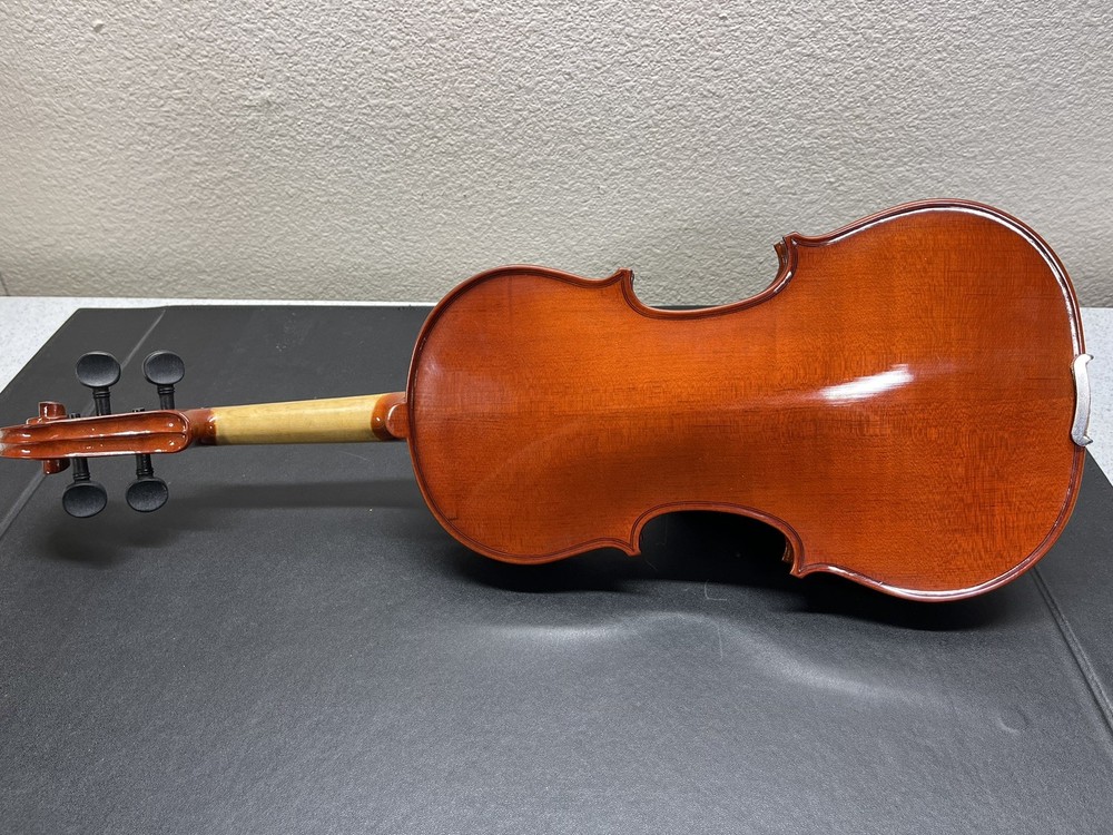 Corelli Model No. TCV-50 Violin w/ Bow & Carrying Case