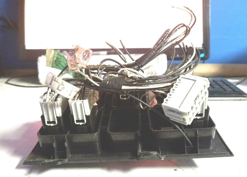 VOLVO DASH SWITCH PANEL 3175601