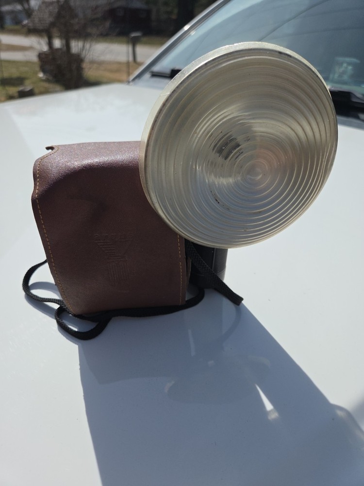 VG, VINTAGE, TESTED Argus Super 75 with EX Original Leather Case & Flash