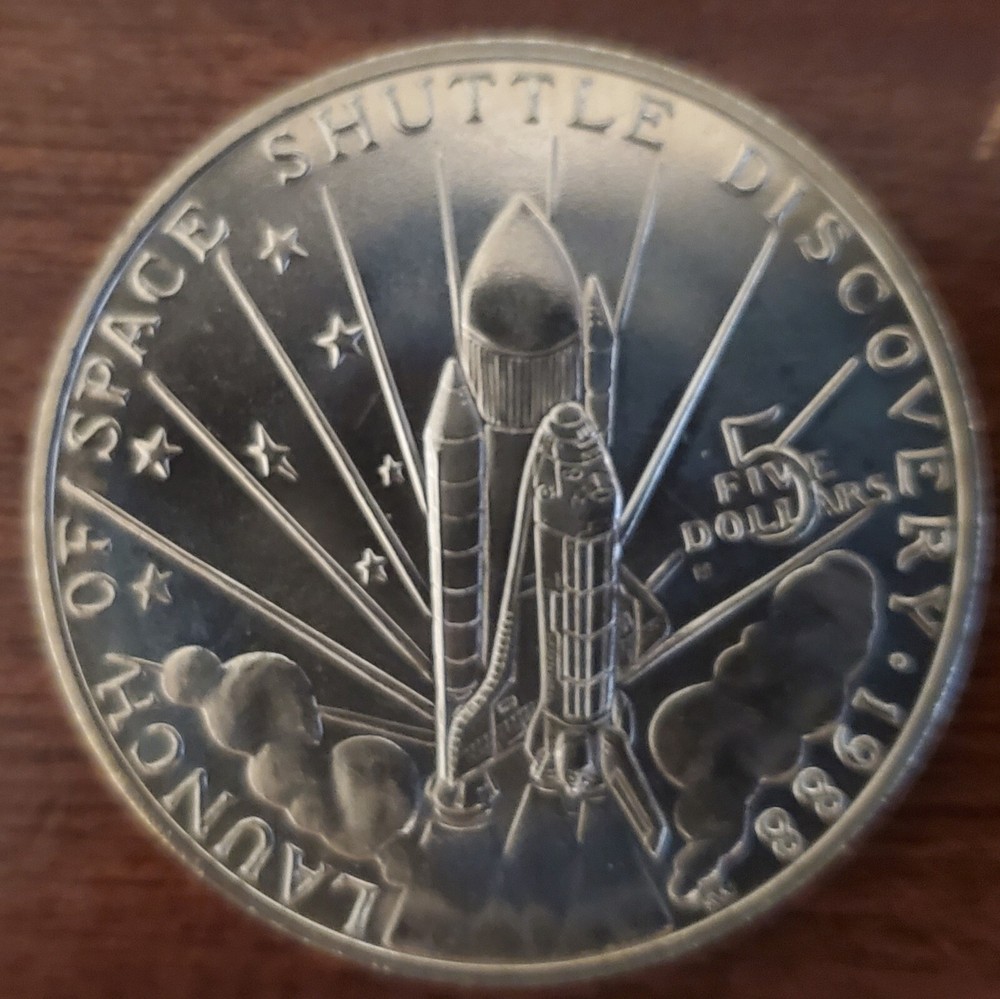 Marhall Islands 1988 $5 Space Shuttle Discovery *FREE CASE*