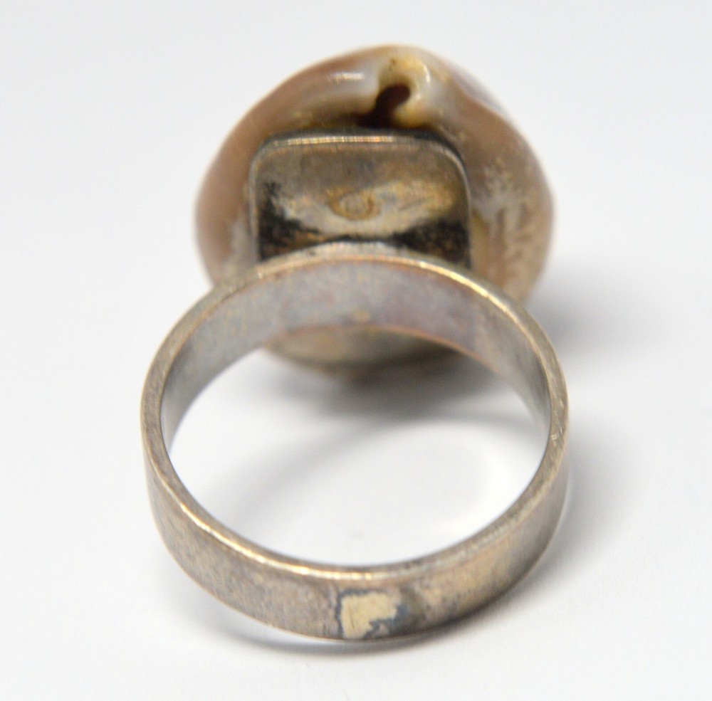 ARTISAN 900 SILVER HEAVY RING WITH COWRIE SHELL