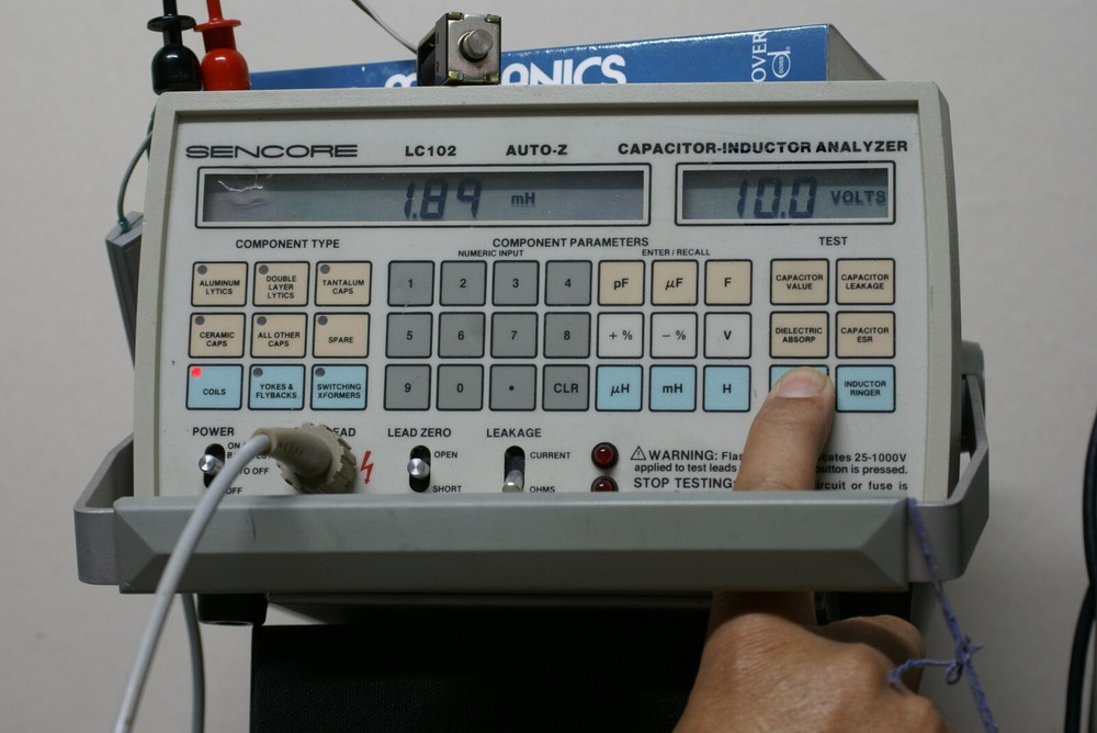 Sencore LC102 Capacitor and Inductor Analyzer working in good order (Read)