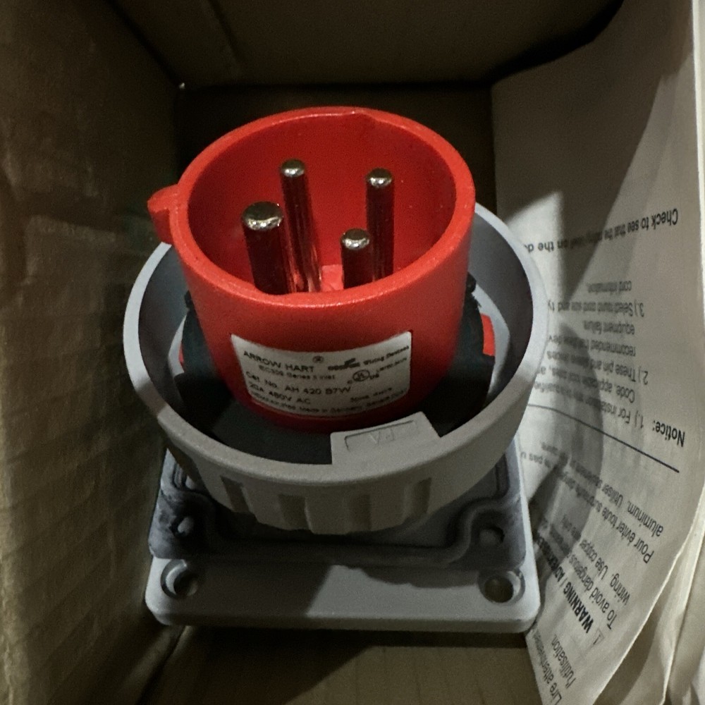 ⚡️Cooper CW420B7W Connector - 20A, 480V 3-Pole / 4-Wire