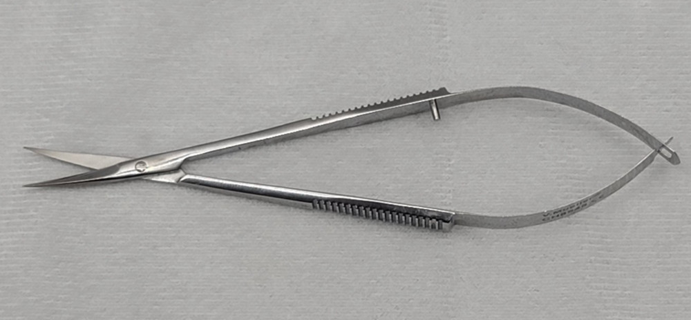 V. Mueller Jacobson Spring Handle Scissors Curved Blade CH8545 5-1/4"