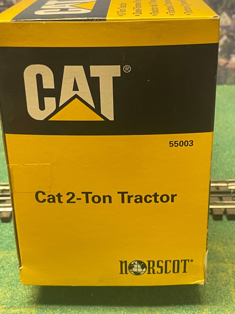 Norscot Caterpillar 2 Ton Track Type Tractor 1:16 Scale