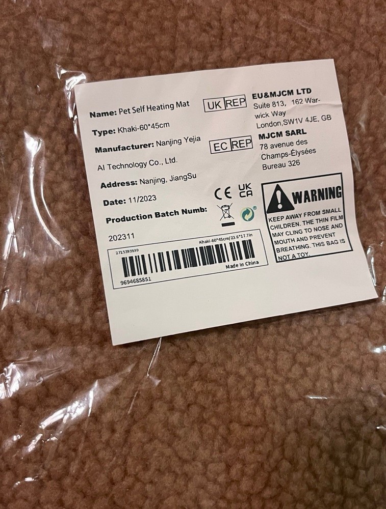 Self-Heating Pet Blanket Pad