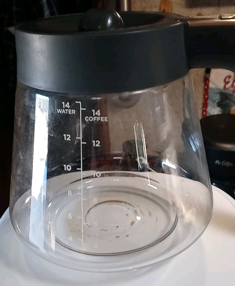 BEAUTIFUL 14-Cup Programmable Coffee Maker White w/Gold Accents TESTED WORKS!