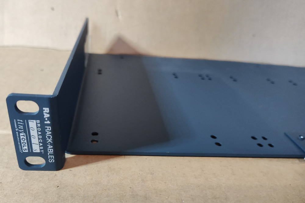 Broadcast Tools RM-3 rack shelf