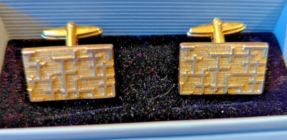 Attractive Goldtone Rectangular Cufflinks - Linear Pattern to face - VGC