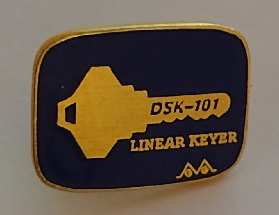 Linear Keyer DSK-101 Lapel Pin