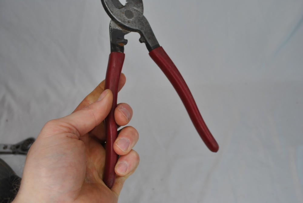 Klein Tools 63050 9-1/2" High Leverage Cable Cutters Pliers