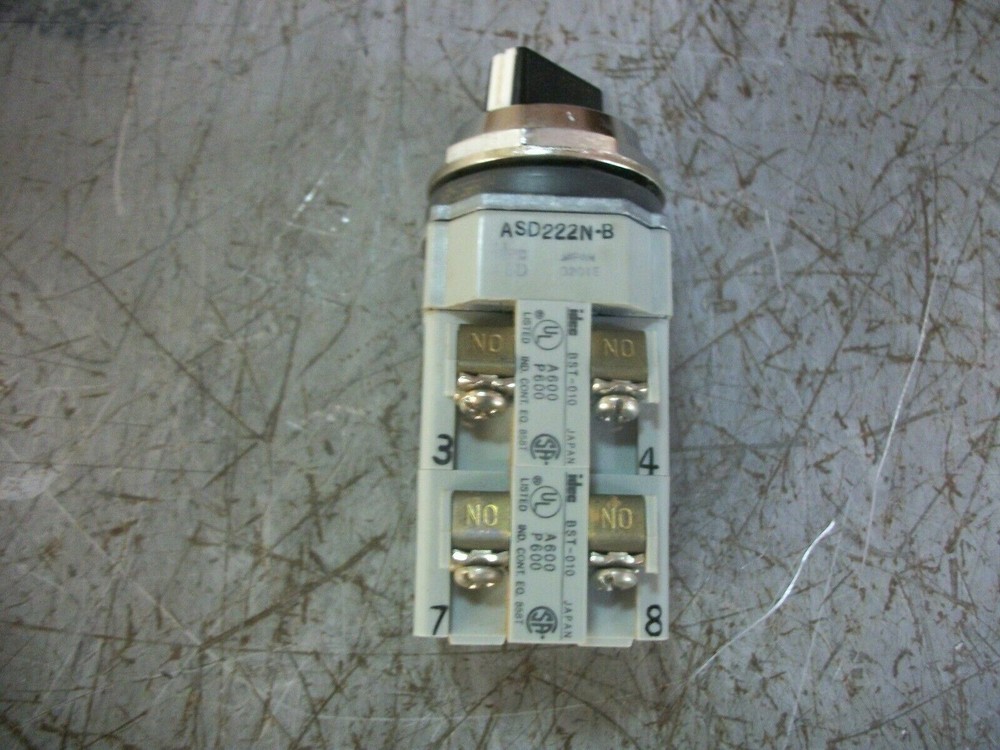 IDEC 2-POSITION SELECTOR SWITCH ASD222N-B 600VOLT