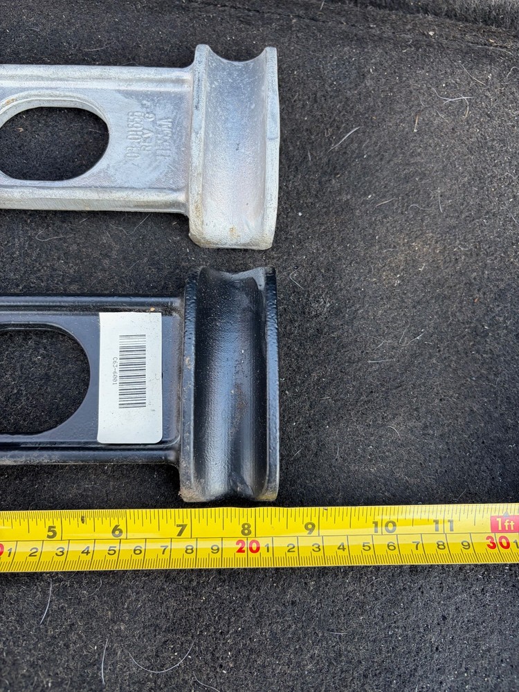 Peterbilt Air Leaf/Air Trac Spring Saddles