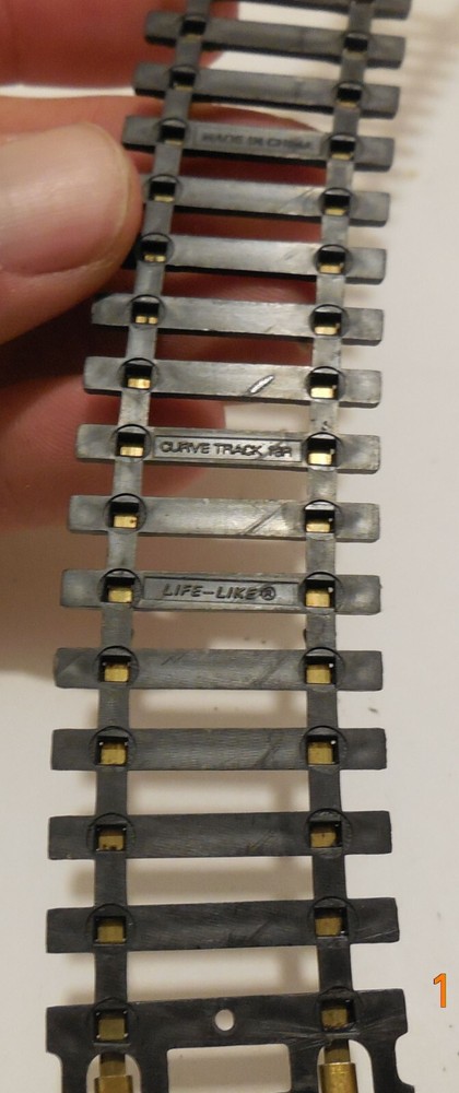 LIFE LIKE HO Scale Curve Track Piece