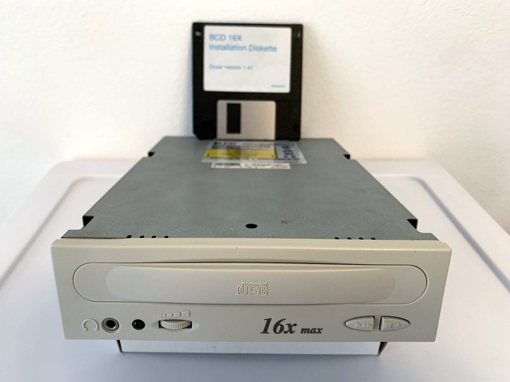 BTC BCD CD ROM Drive 16XA with installation disk