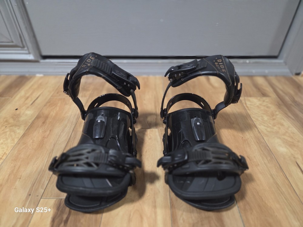 Excellent Condition T6 RIDE Binding Snowboard Size Medium. Read Full Description