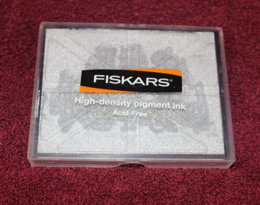 Fiskars High density Pigment Ink Stamp Pad - Silver