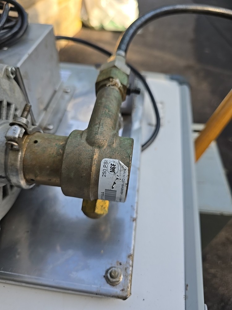 Lancer CARBONATOR Pump Deck 824200/01 Used