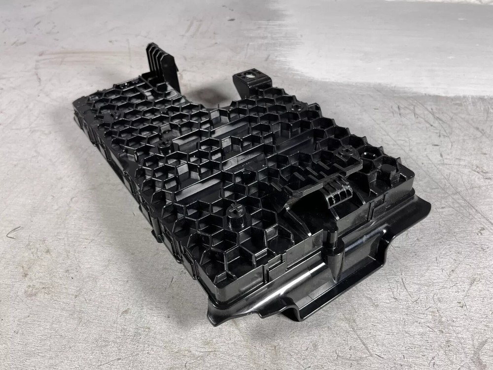 ⭕20-24 Tesla Model Y Right Low Voltage Controller Electronic Module 1657650-00-C