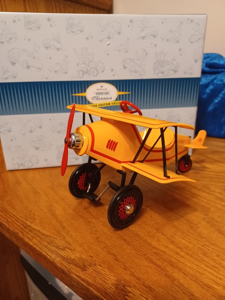 Hallmark 1930 Custom Biplane QHG7104