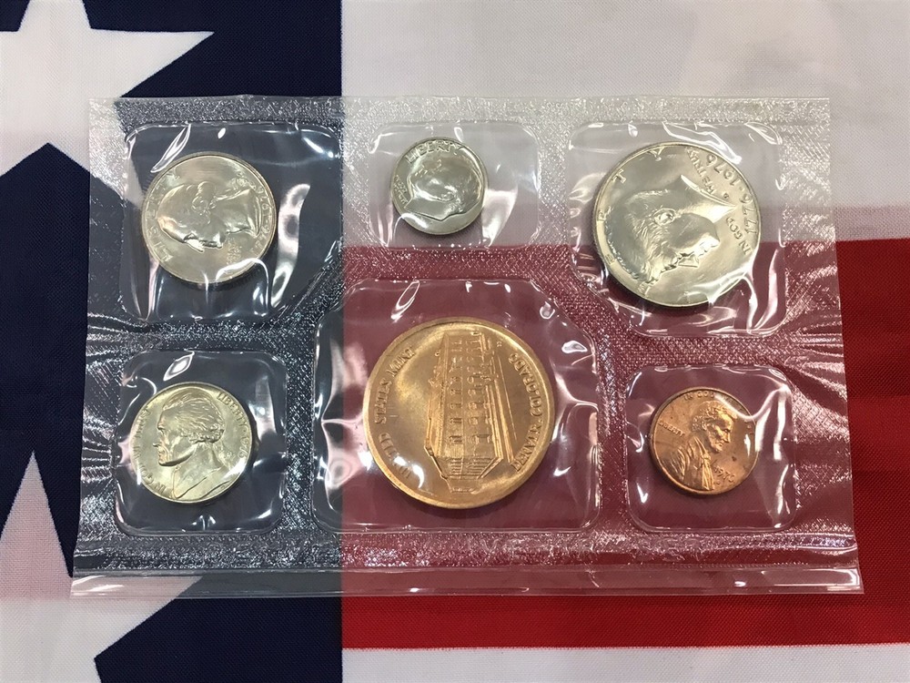 1976-D Official US Mint Souvenir Set as pictured.