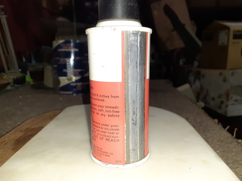 Vintage Gibson guitar polish