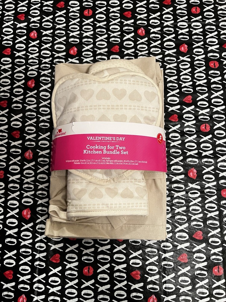 Cooking for Two Valentine’s Day Kitchen Bundle Set Beige - New