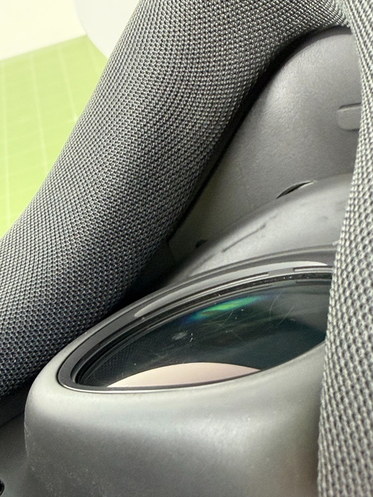 Meta Quest 3 Virtual Reality Headset - 128GB (Grade B)