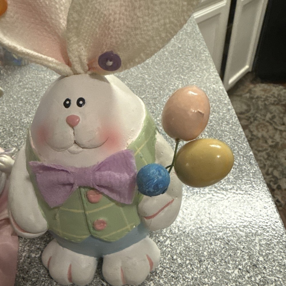 Set Of 3 Ceramic Easter bunny Ceramic Figurines,#39