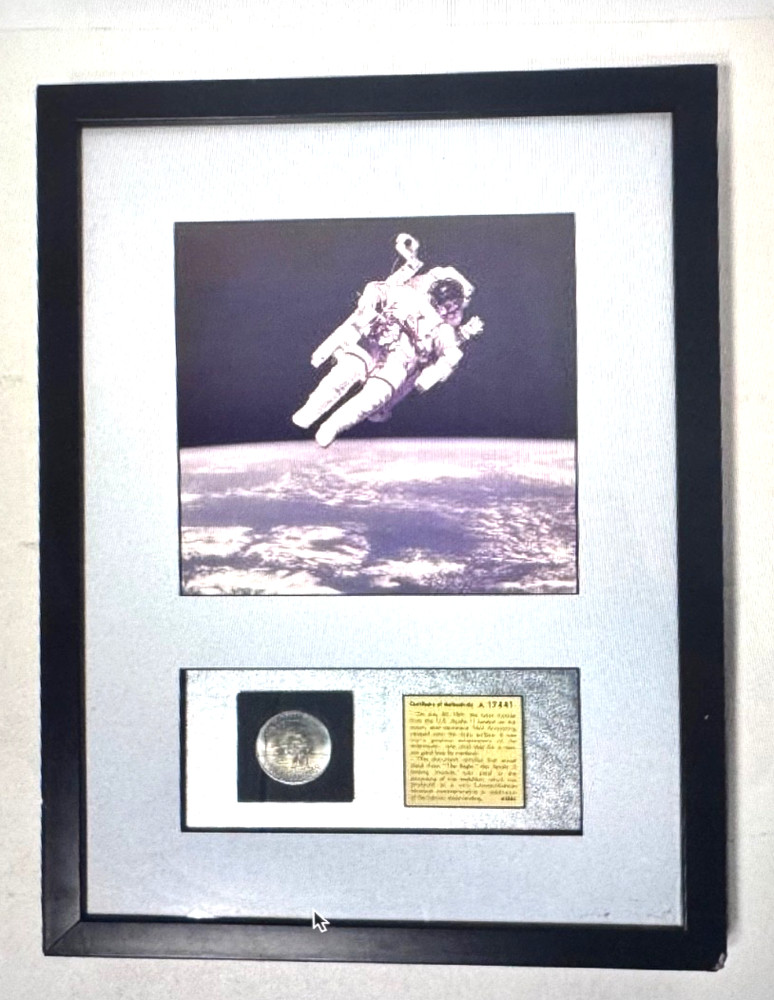 Commemorative Apollo 11 Medallion, Astronaut Print