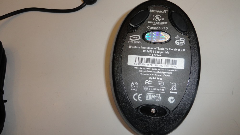 UU13: Microsoft Wireless Intellimouse Explorer Mouse Receiver v2.0
