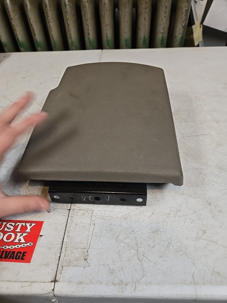 2007 Jeep Grand Cherokee Center Console Lid Armrest