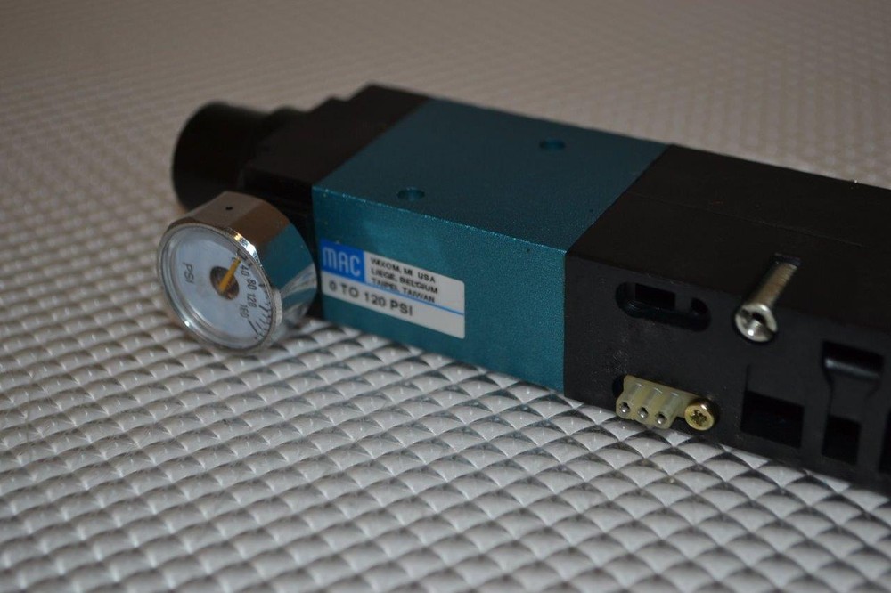 ONE USED MAC PRESSURE REGULATOR PR92C-AACA.